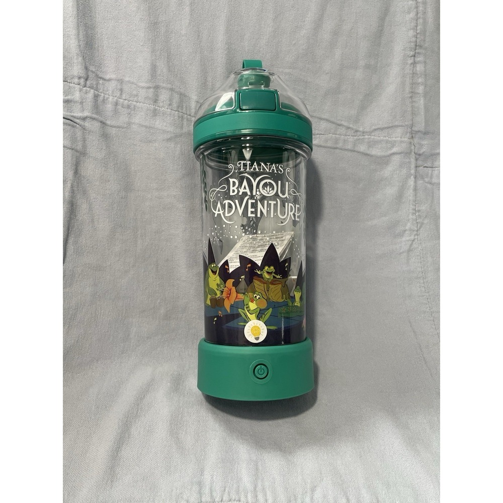 NEW‎ Disney Parks Tiana's Bayou Adventure Light-Up Plastic 18oz Water Bottle